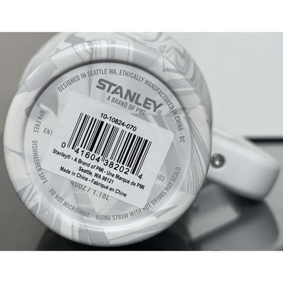Stanley Quencher H2.0 FlowState Tumbler 40oz, POLAR SWIRL - Picture 4 of 5